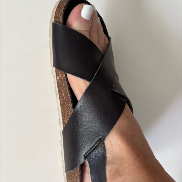 American Eagle Outfitters Black Leather Sandals - Picture 6 of 9